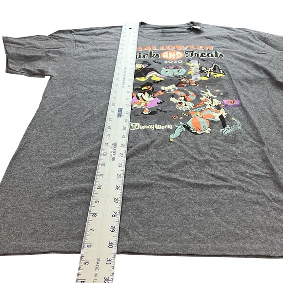 Disney Halloween T Shirt Adult XL Grey Parks Parade Donald Mickey Goofy Vampire - Picture 3 of 8